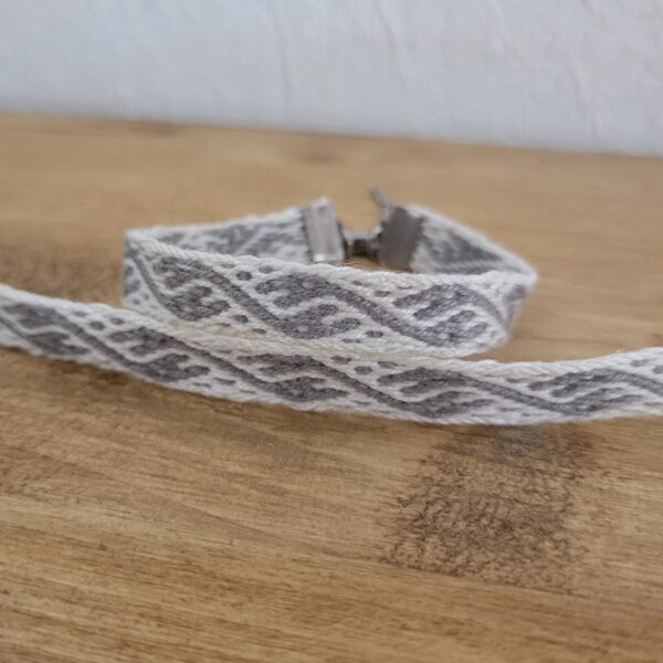 photo d'un bracelet Dragons de Dublin blanc et gris