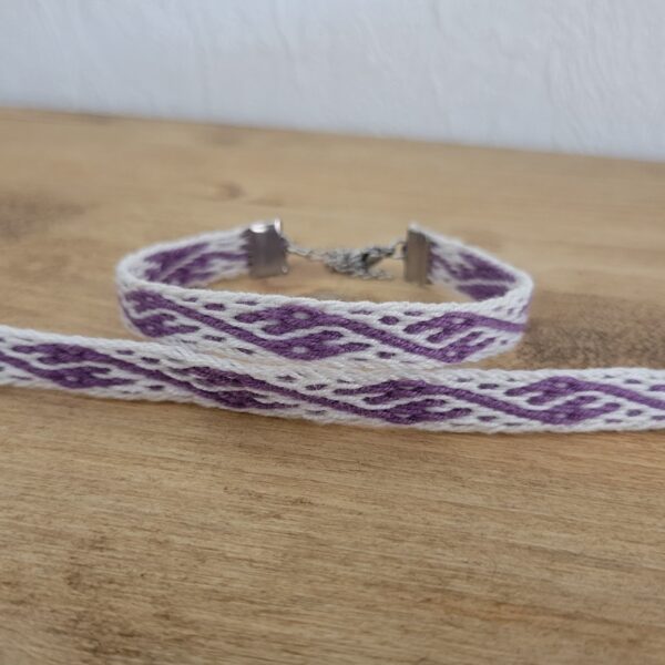 photo d'un bracelet Dragons de Dublin blanc et violet