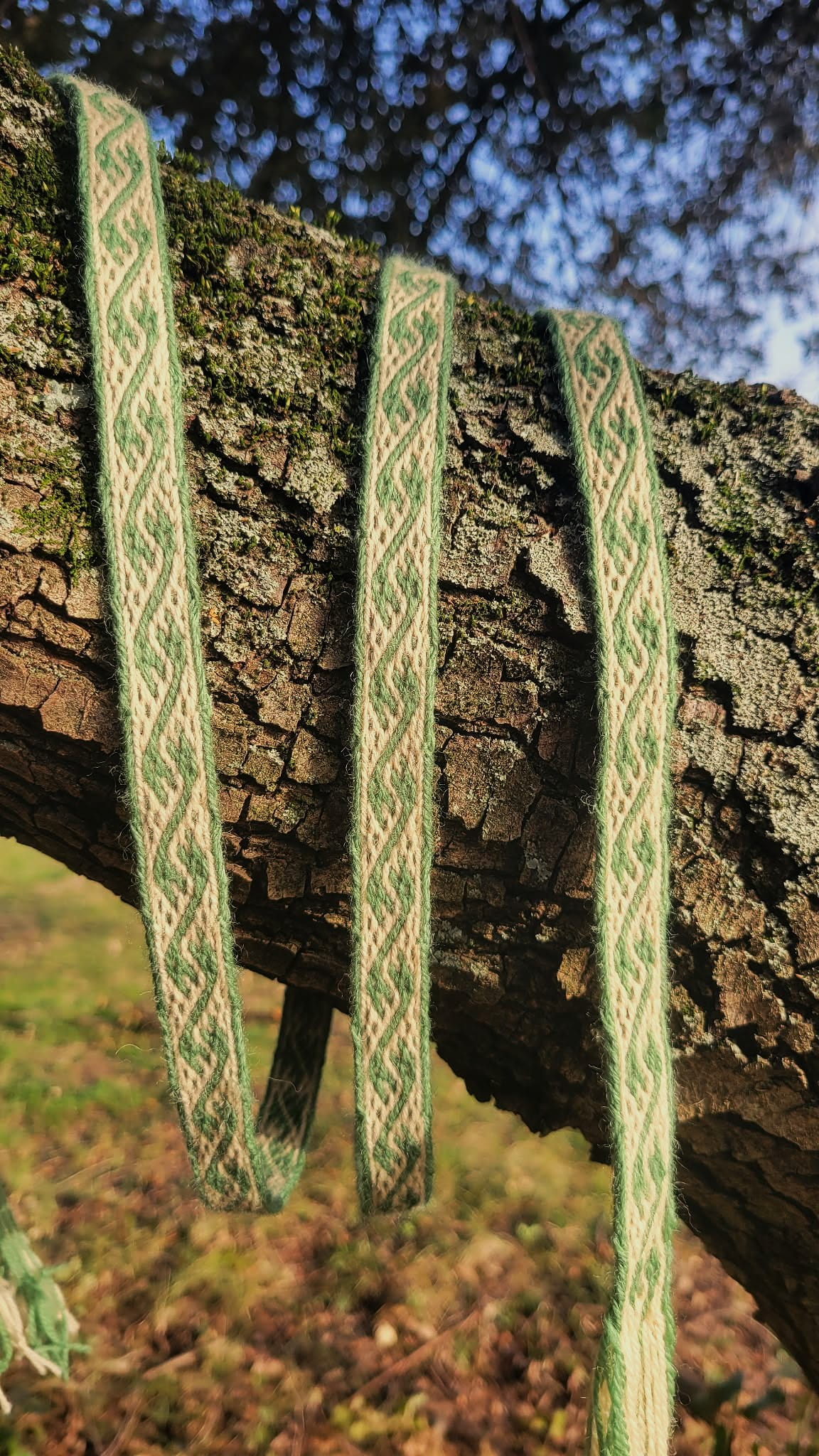 ceinture médiévale tissée aux cartes avec le motif des dragons de Dublin en vert