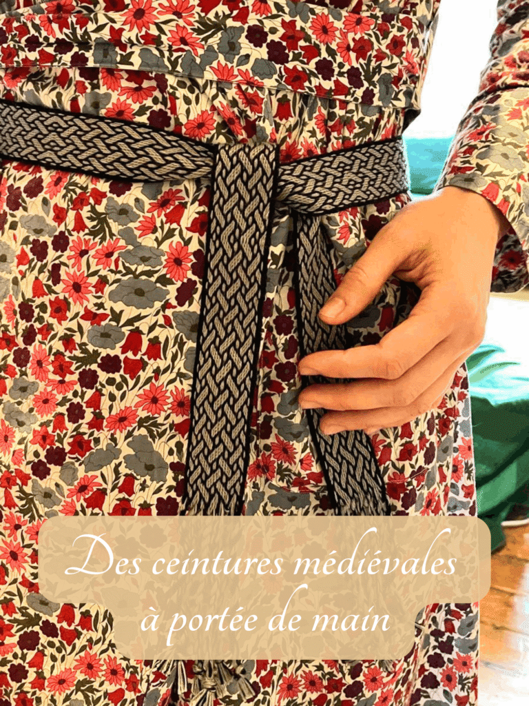 photo d'une ceinture tissées aux cartes avec un motif venant du complexe funéraire de Birka